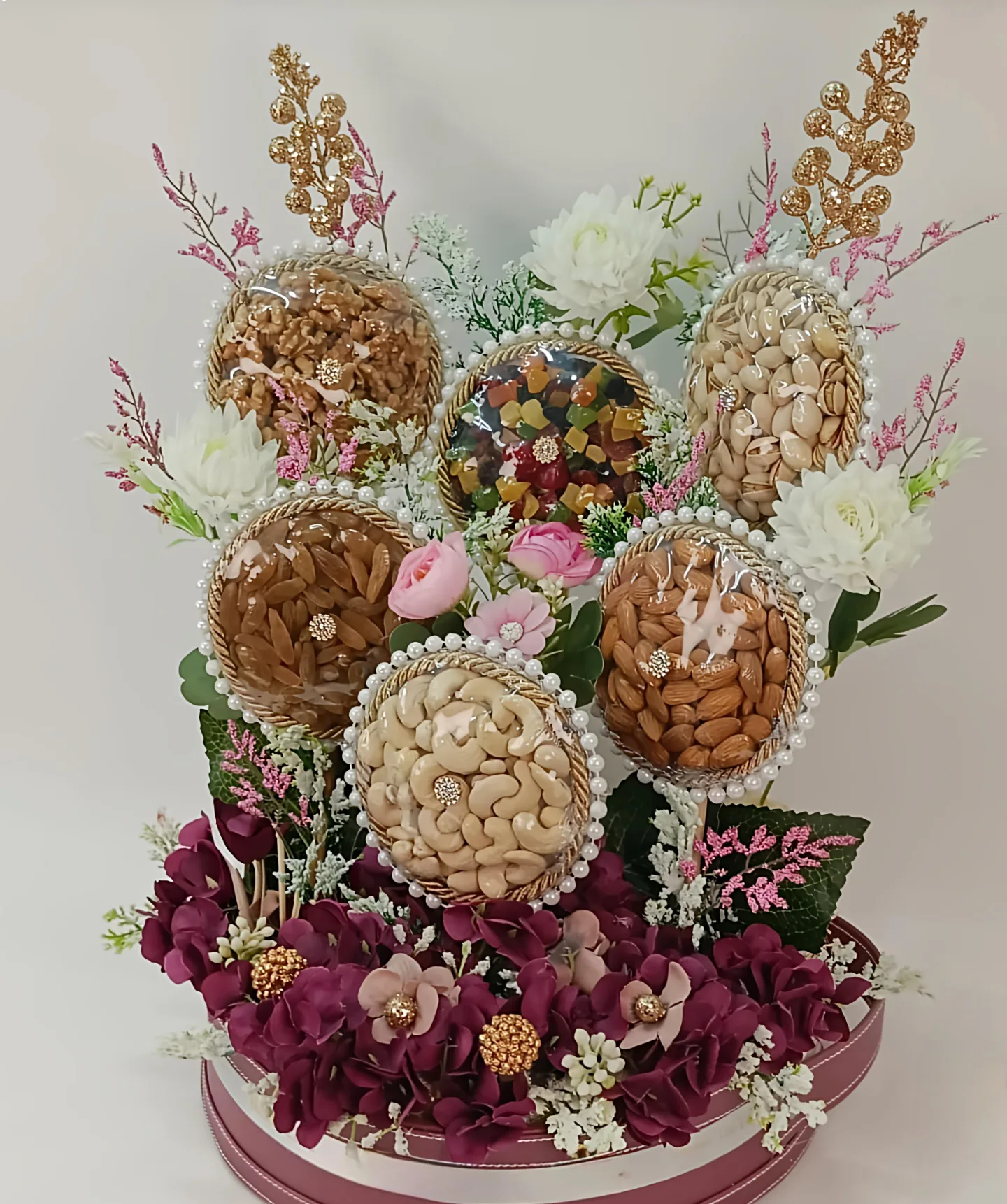 Trousseau packing with floral decoration